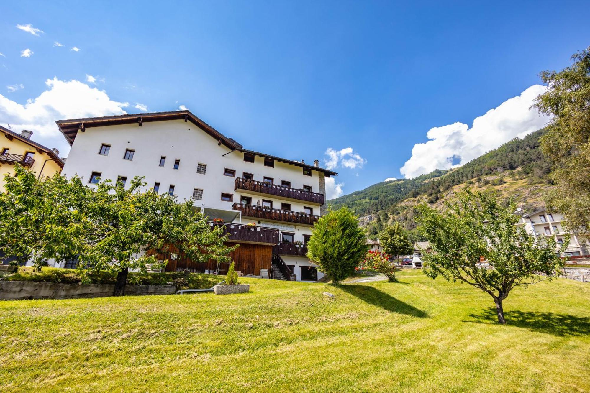 Hotel Hotel, Bar & Bistrot Saint Nicolas Gran Paradiso Saint Nicolas